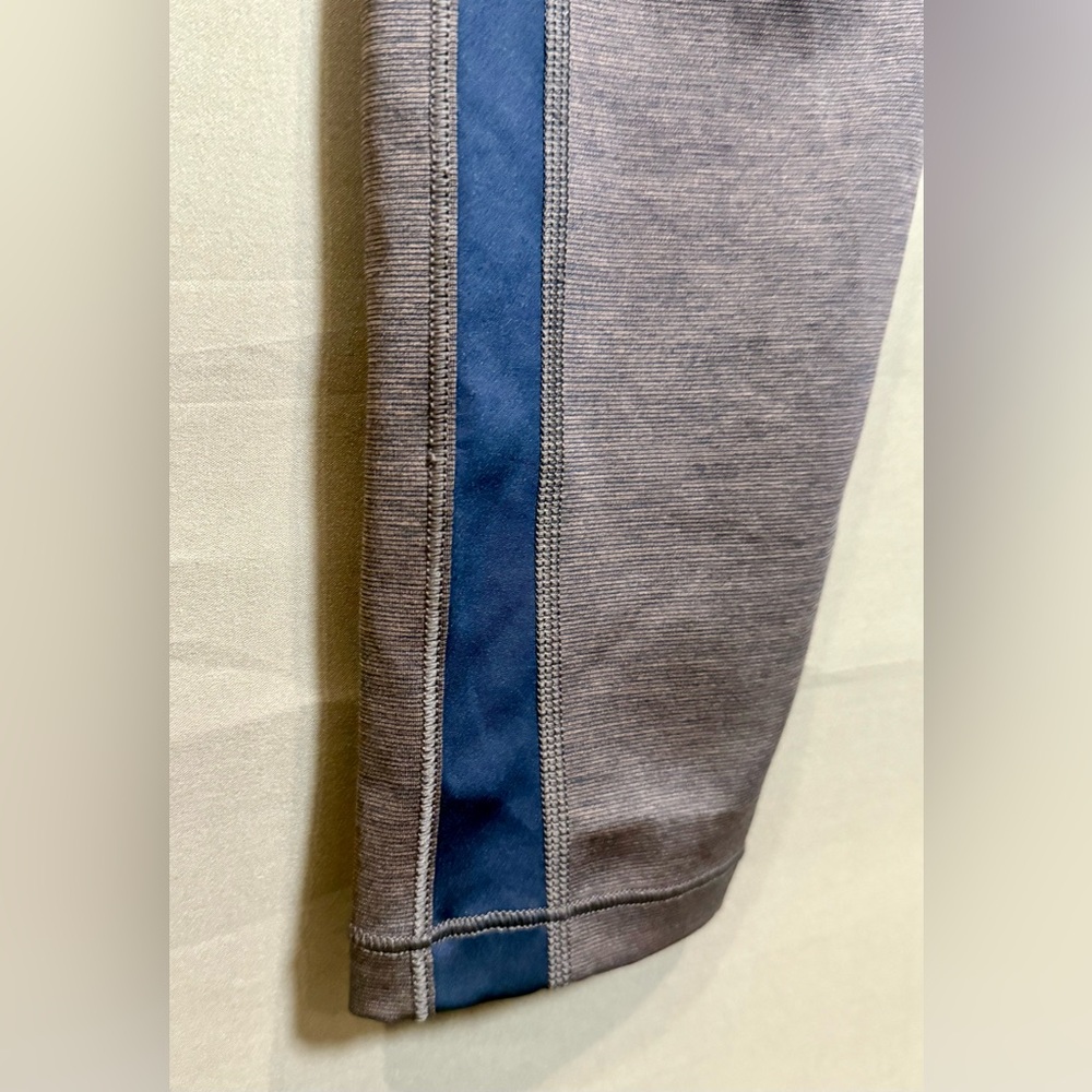 Athleta Ultimate Stash Pocket 7/8 Tight Leggings Blue Hearth Rose, Size S - Picture 4 of 9